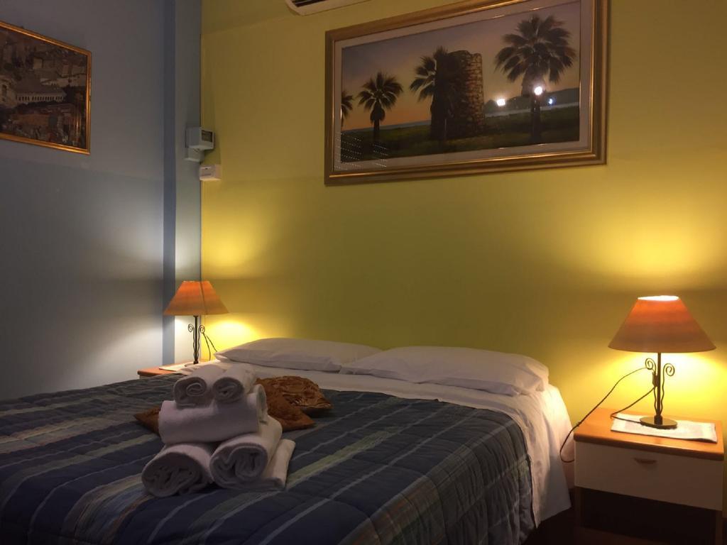 Moon House B&Bカリアリ エクステリア 写真